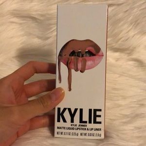 Kylie Lip Kit in Candy K